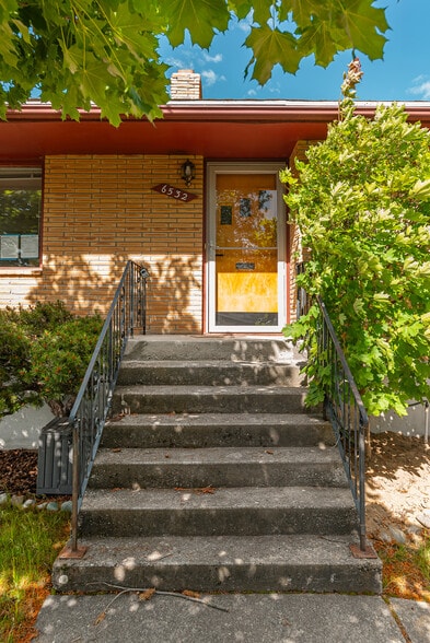 Building Photo - 6532 N Drumheller St