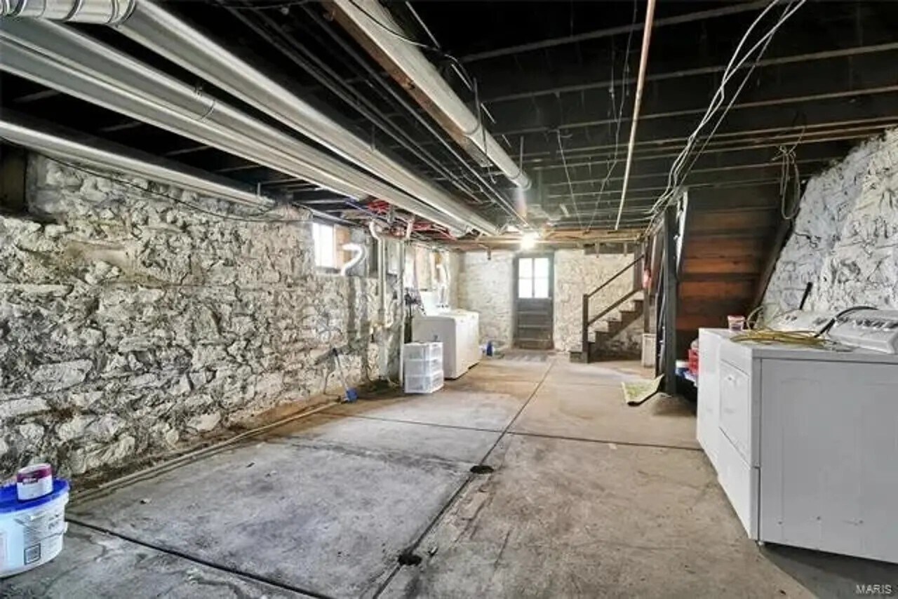 Building Photo - 1040 Art Hill Pl