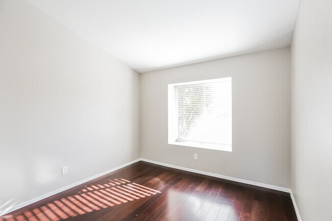 Building Photo - 3616 N Copenhagen Dr