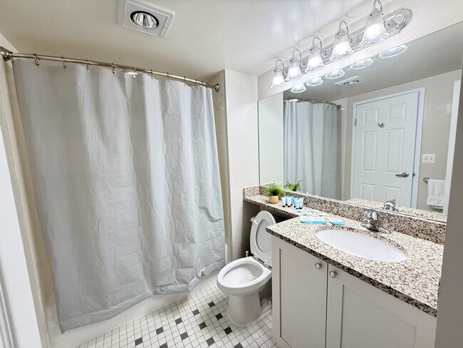 Building Photo - 401 12th St S