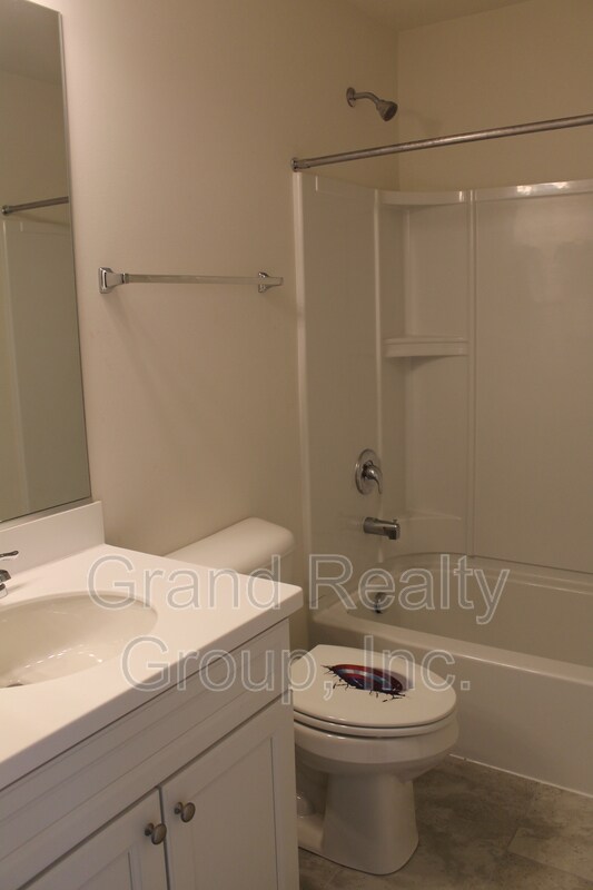 Building Photo - 7106 Country Club Hills Dr