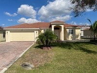 Building Photo - 415 Cinnamon Dr
