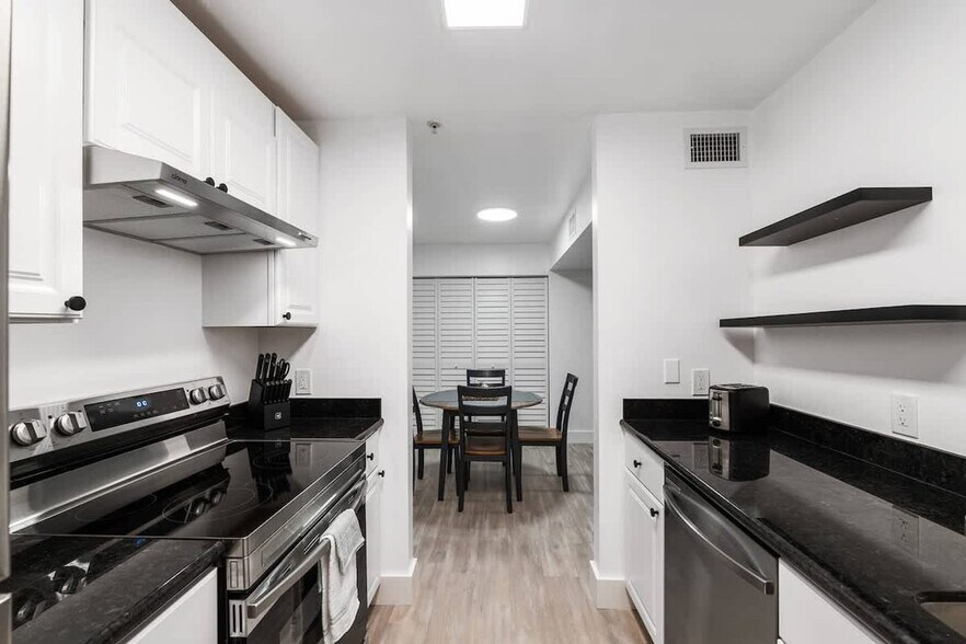 Building Photo - 2360 SW Archer Rd