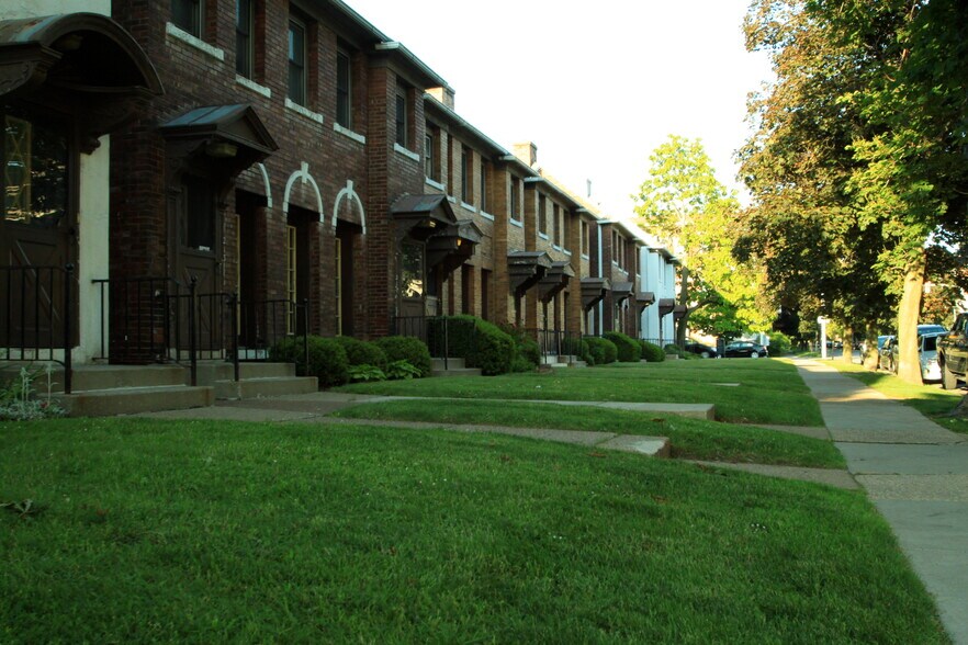 Building Photo - 608 Elmwood Ave