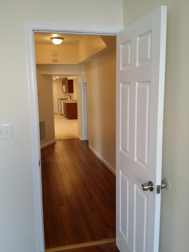 Building Photo - 244 N Water St