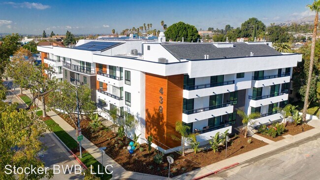 Building Photo - 439 W Stocker St