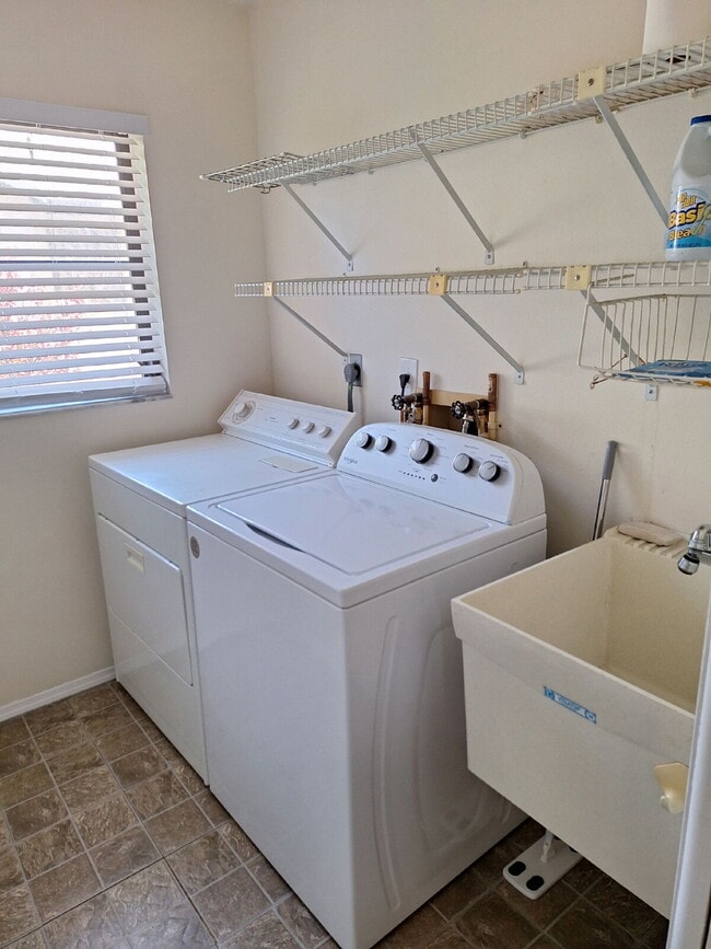 Building Photo - "Charming 2-Bed, 2-Bath Retreat on Monroe ...