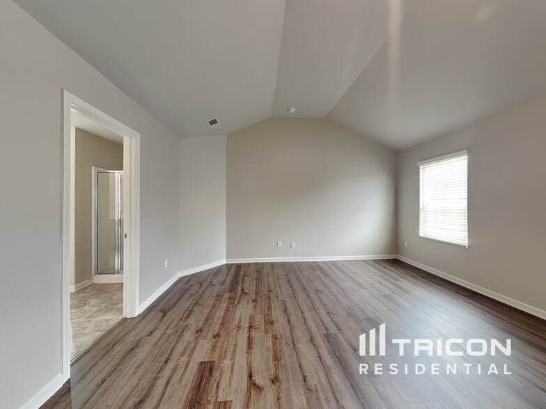 Building Photo - 2092 Massey Ln