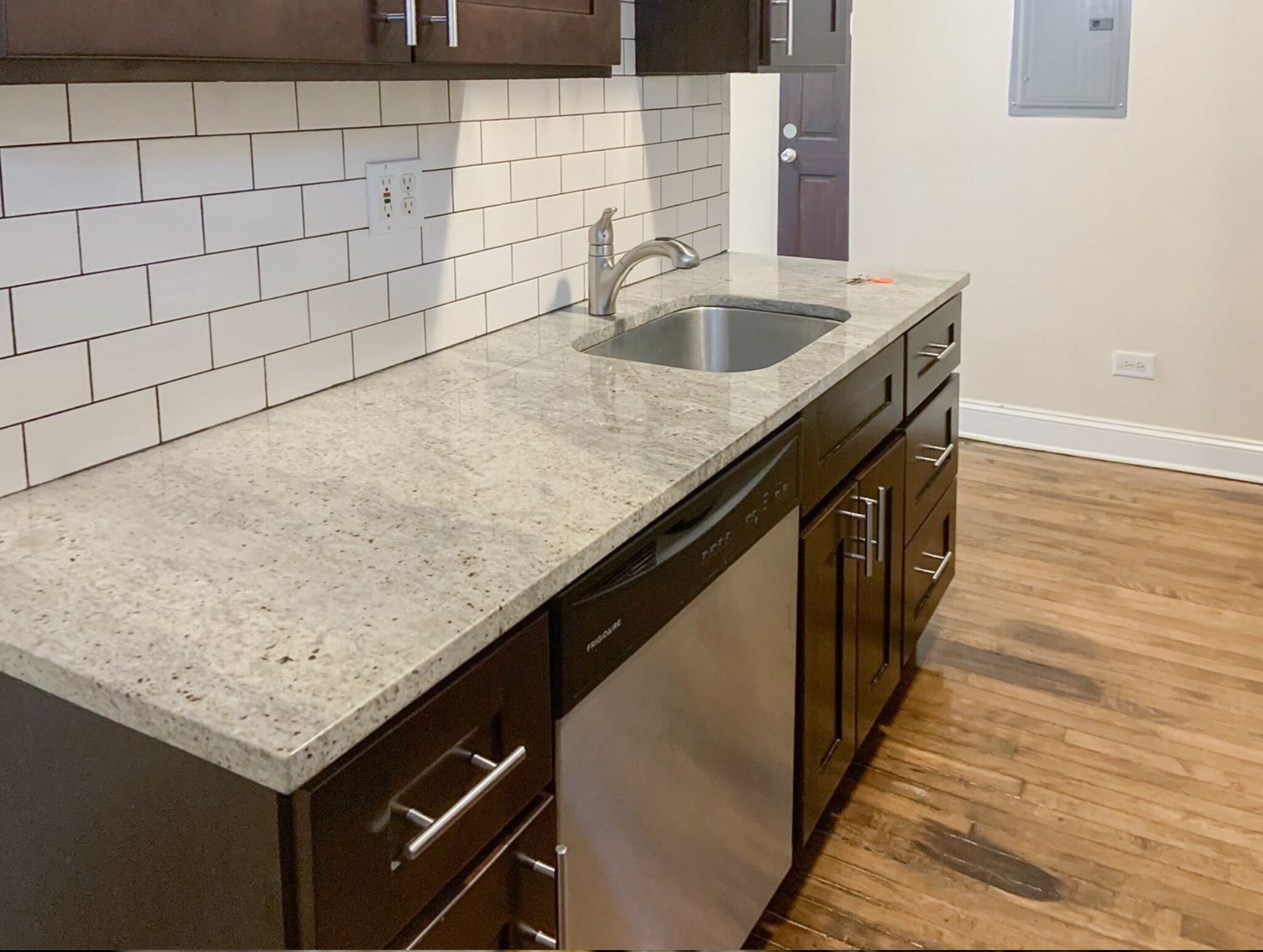 Building Photo - 856 W Newport Ave