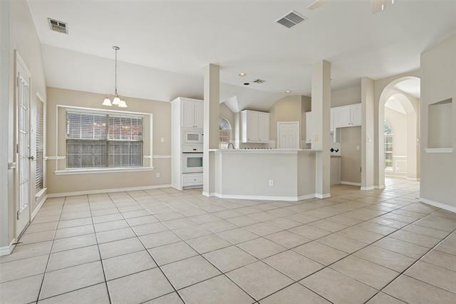 Building Photo - 903 Redbud Dr