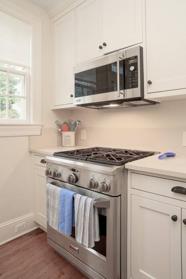 Building Photo - 5334 Nebraska Ave NW