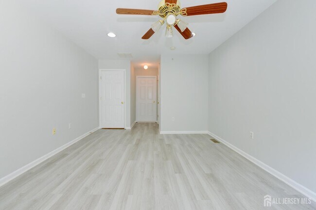 Building Photo - 34 Forest Dr