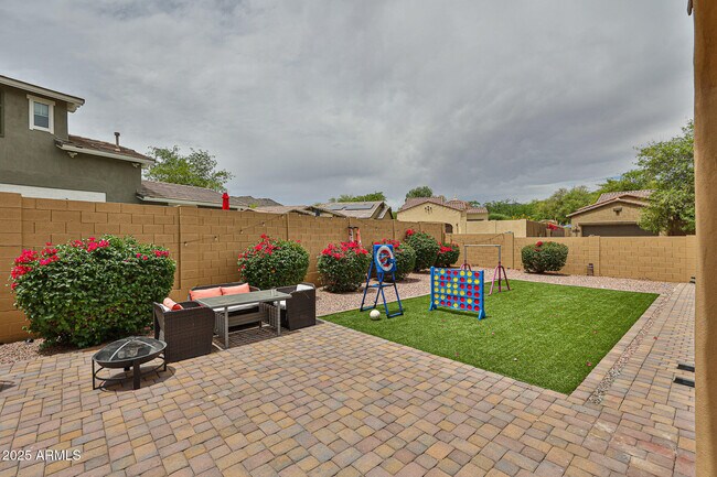 Building Photo - 3950 N Edith Way