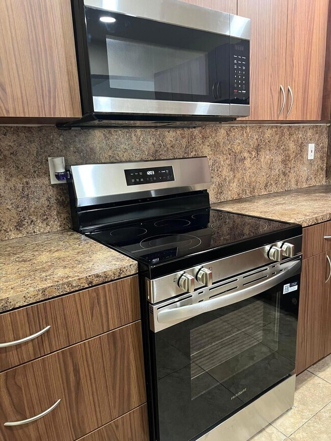 Building Photo - 7000 NW 186th St