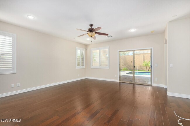Building Photo - 4010 E Expedition Way