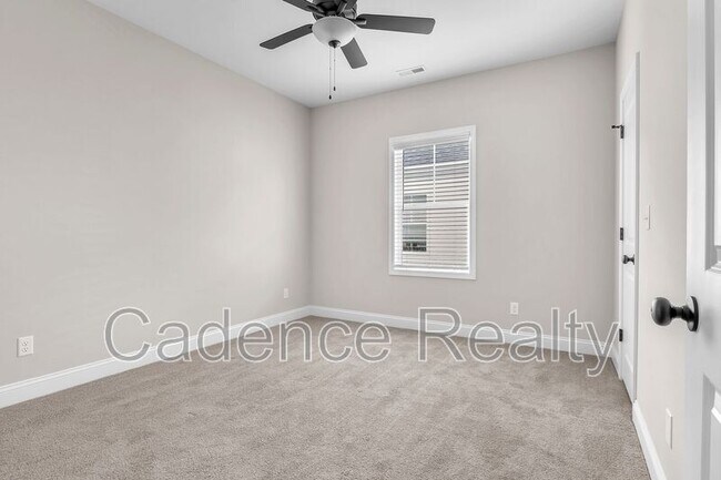 Building Photo - 1626 Grey Cliff Run