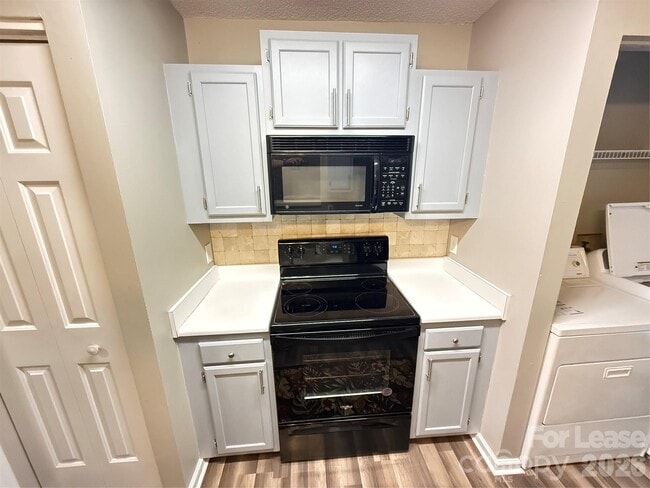 Building Photo - 8006 Maxwelton Dr