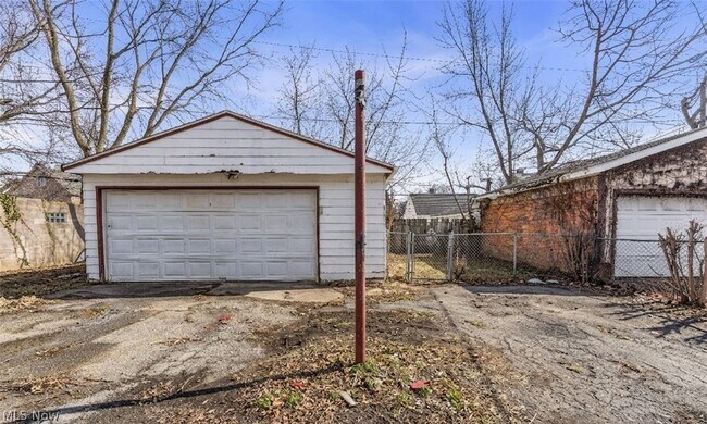 Building Photo - 3519 W 100th St