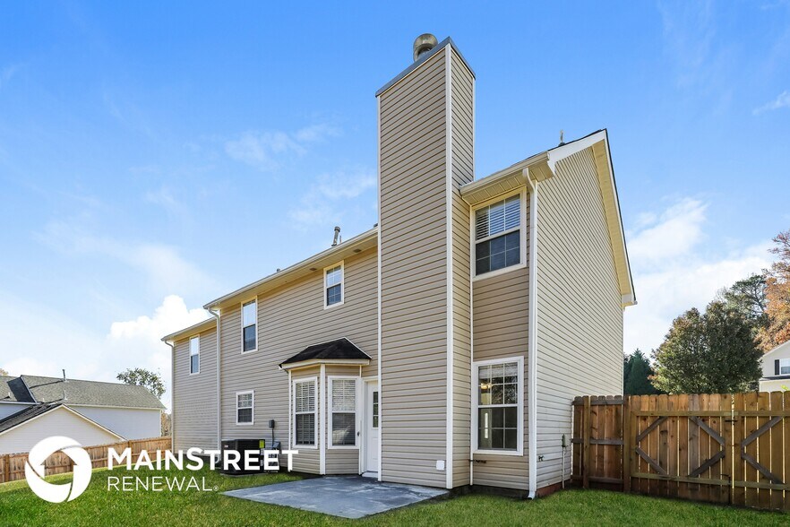 Building Photo - 1055 Field View Dr