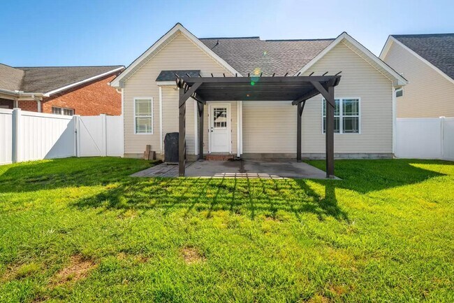 Building Photo - 925 Dearborn Ct