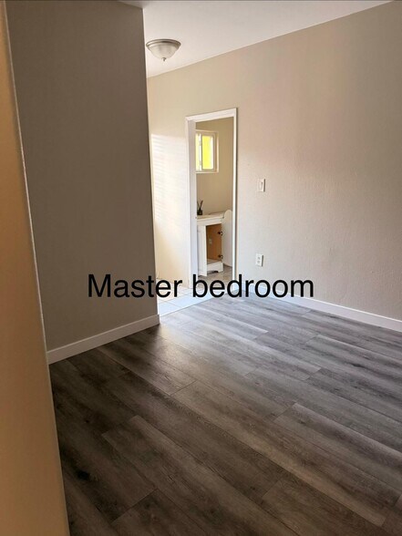 Building Photo - 118 Cedar Ave