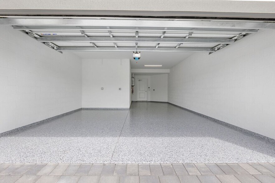 Building Photo - 15170 Bluffton Ln