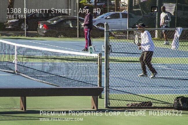 Building Photo - 1308 Burnett St