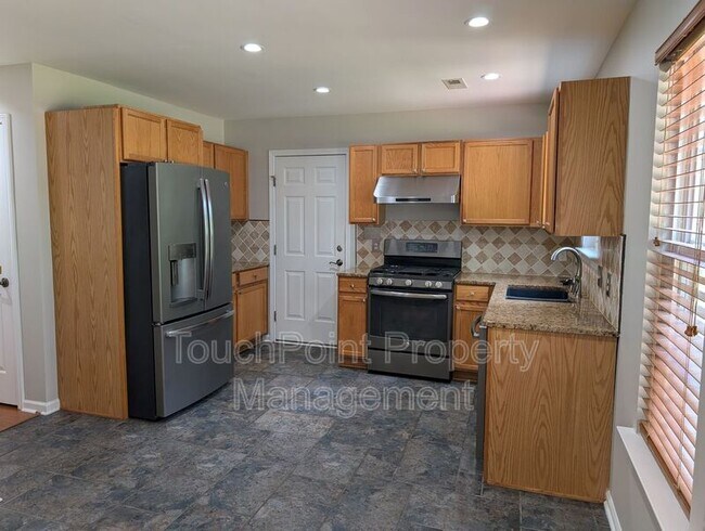 Building Photo - 9935 Redbud Tree Ct