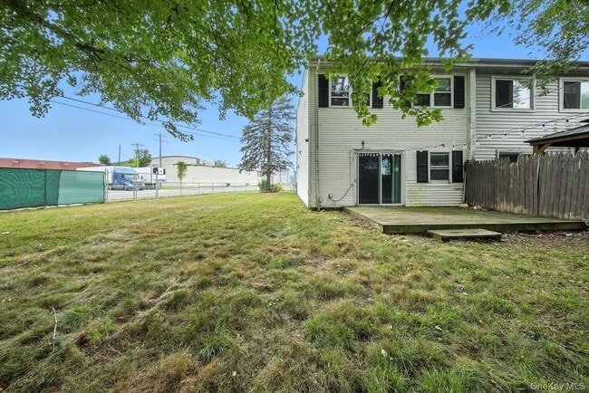 Building Photo - 105 Sheffield Dr