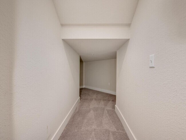 Building Photo - 305 Bridgeford Dr