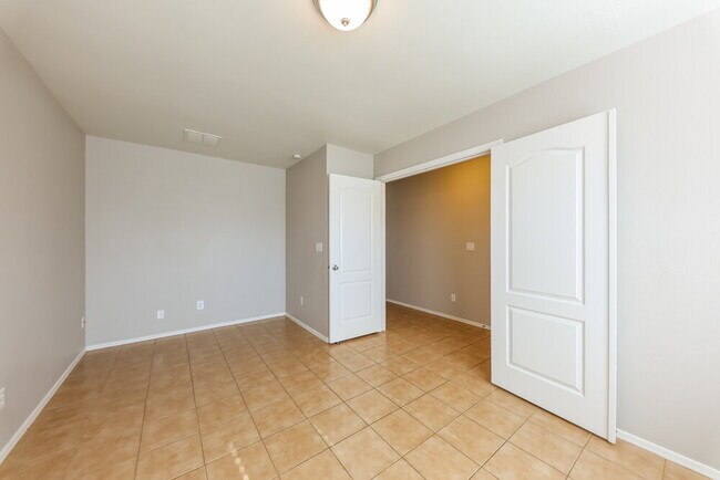 Building Photo - 17746 W Red Bird Rd