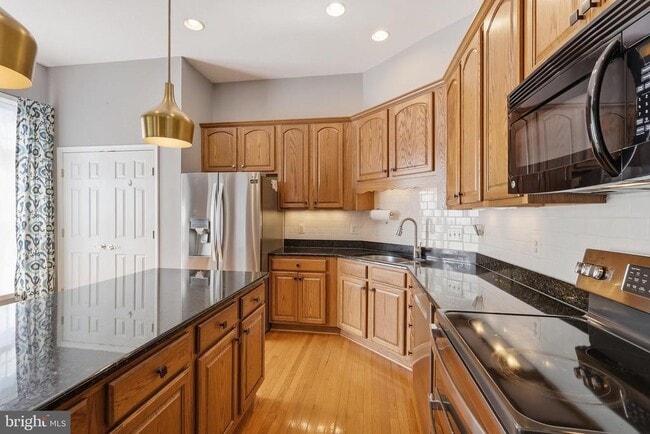 Building Photo - 24699 Siltstone Square