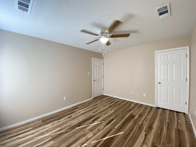 Building Photo - 2BR/1Bath - 4 Plex in Rio Rancho