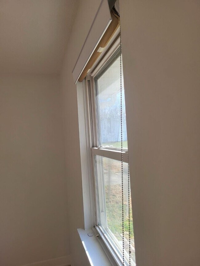 Building Photo - *Newly Renovated* Premium Style 2-Bedroom Apartment Home