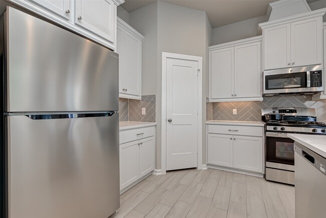 Building Photo - 559 Longleaf Pine Dr