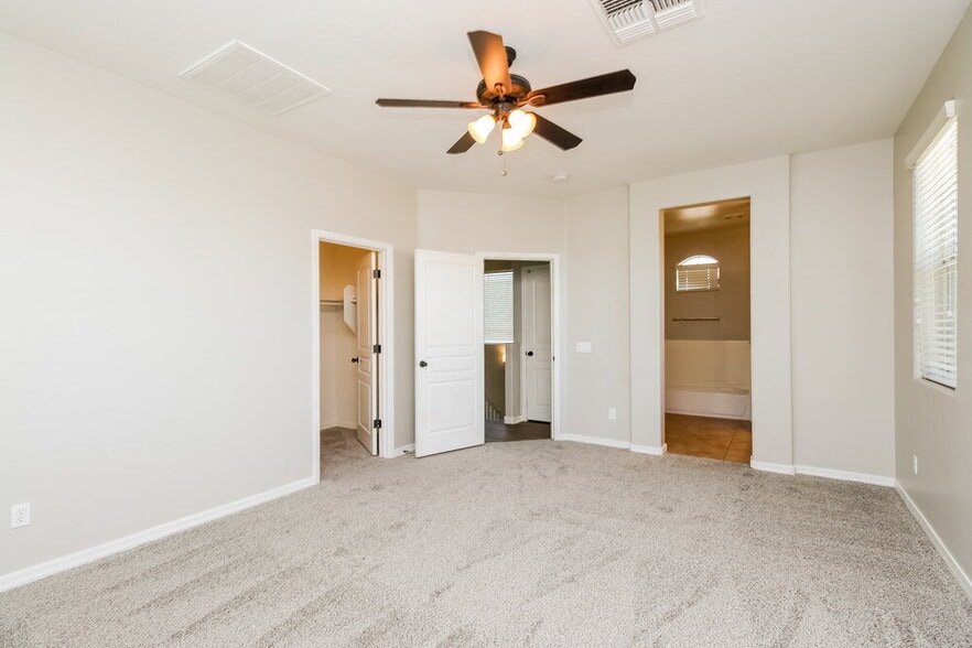 Building Photo - 7509 S 27th Way