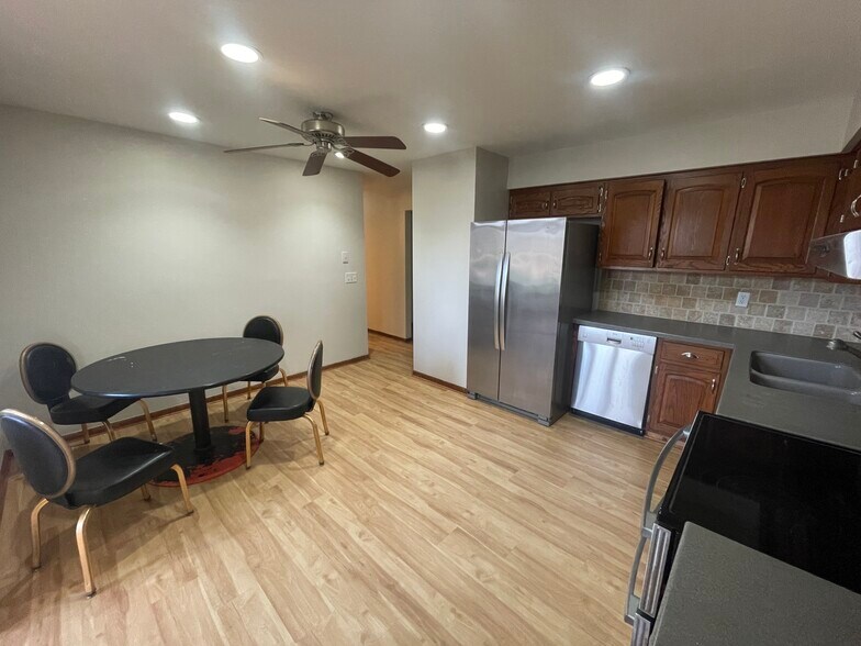 Building Photo - 12220 Jerome Road