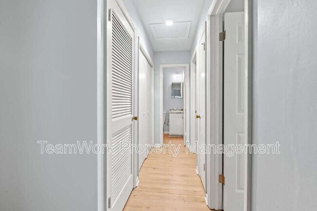 Building Photo - 121 Canvasback Dr