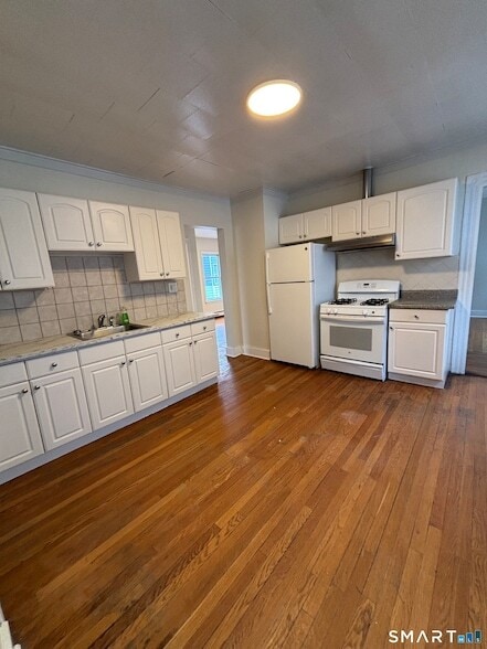 Building Photo - 2395 Main St