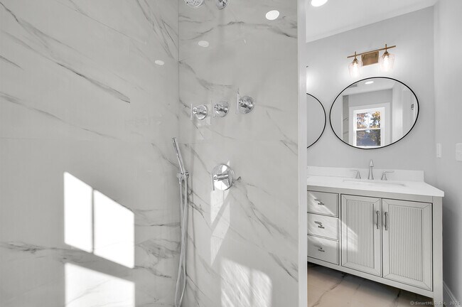 Building Photo - 183 Vesper St