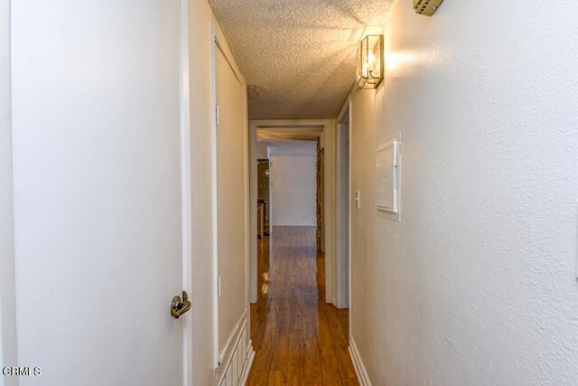 Building Photo - 930 N Louise St