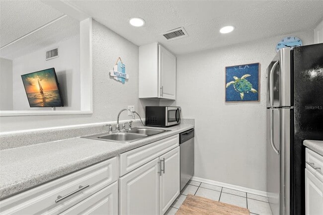 Building Photo - 8911 Blind Pass Rd