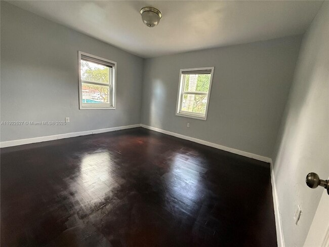 Building Photo - 501 SW 69th Ave