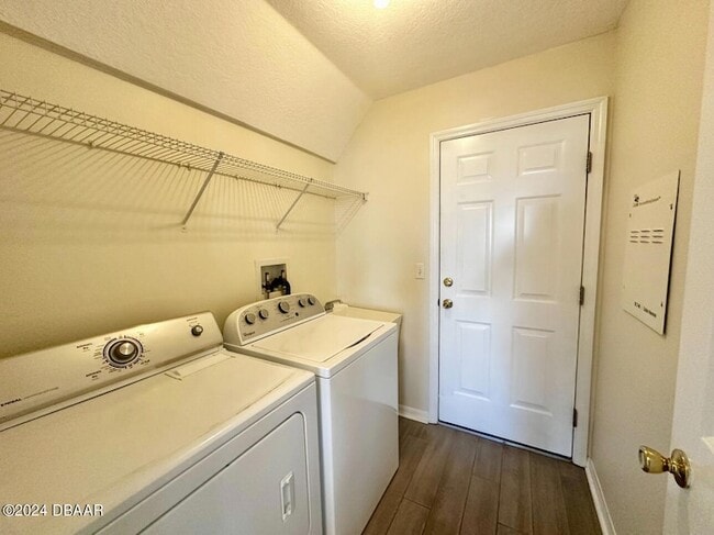 Building Photo - 1755 Creekwater Blvd
