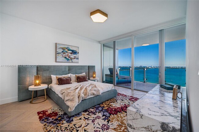 Building Photo - 700 NE 26th Terrace