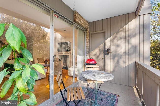 Building Photo - 110 Cross Keys Rd