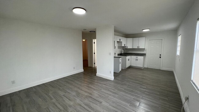 Building Photo - 1605 N 17th St