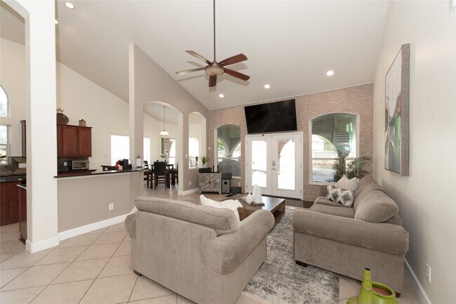 Building Photo - 1914 Lakeside Xing