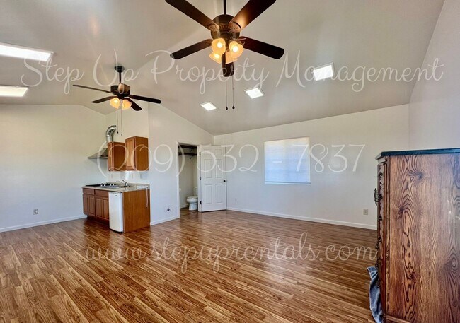 Building Photo - 8440 Ponderosa Way