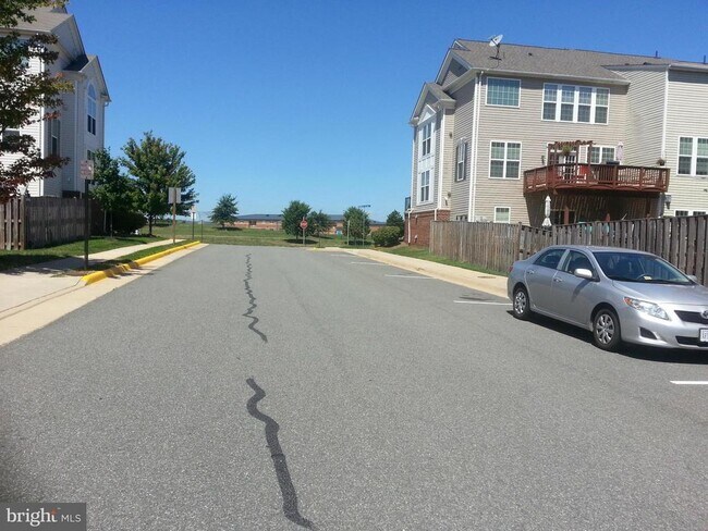 Building Photo - 8250 Red Carnation Ct